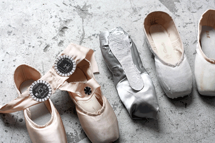 Zapatillas de ballet que crean trazos artísticos
